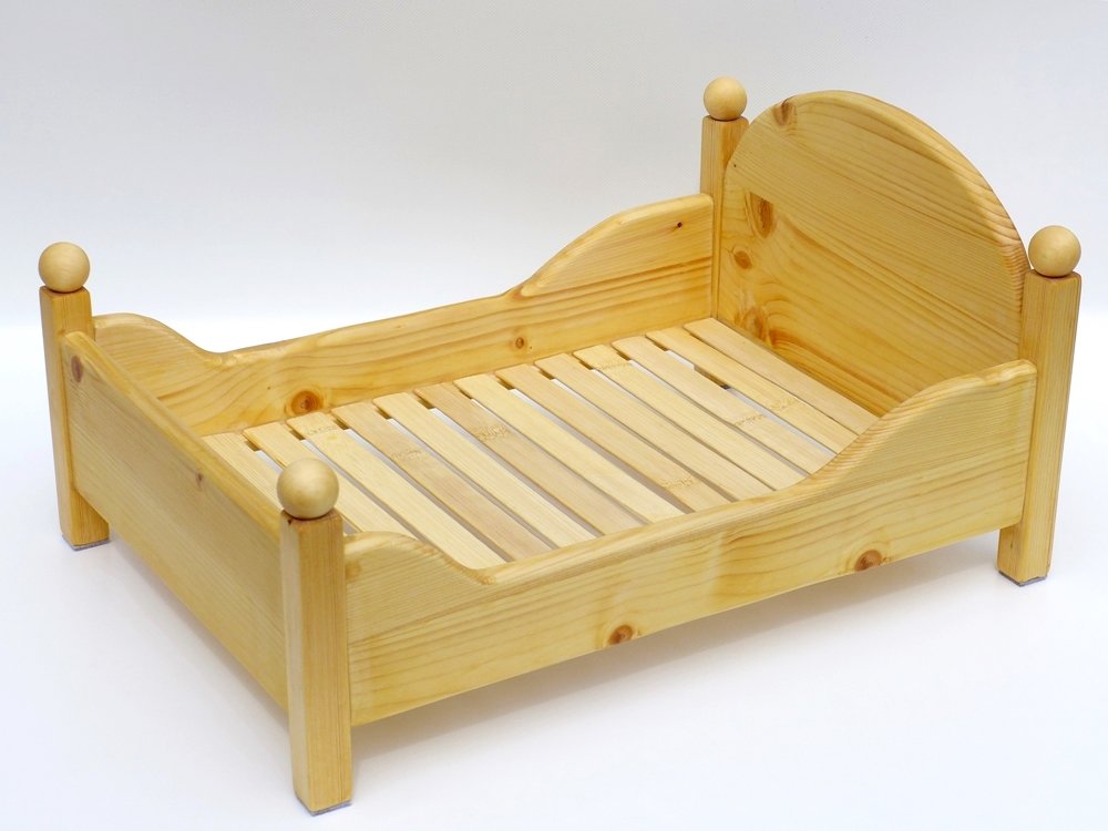 Blog-Inhaltsbild für 'Kreativ mit Holz: Wir bauen gemeinsam ein Puppenbett im Bauhausstil'