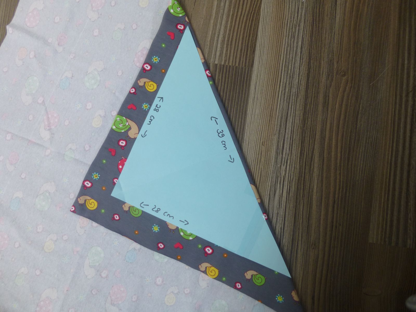 Blog-Inhaltsbild für 'Näh-Anleitung: Schönes Halstuch / Dreieckstuch'