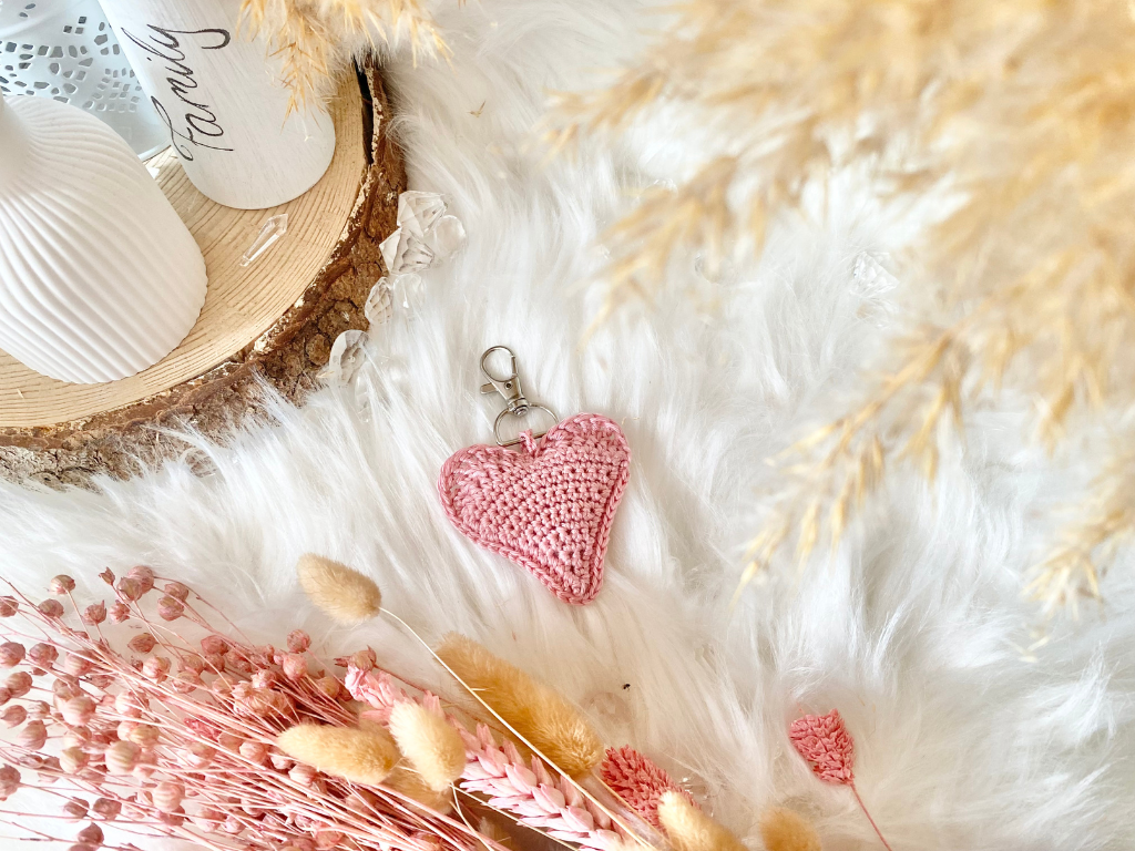 Blog-Inhaltsbild für 'Häkeln als Ruheinsel – Wie bewusste Maschen, liebevolle Routinen und gute Struktur dein Handarbeiten in etwas Kostbares verwandeln, Teil 3'