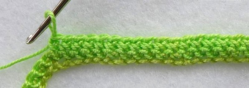 Blog-Inhaltsbild für 'Kostenlose Häkelanleitung: 3D-Blüten mit und ohne Perlen häkeln'