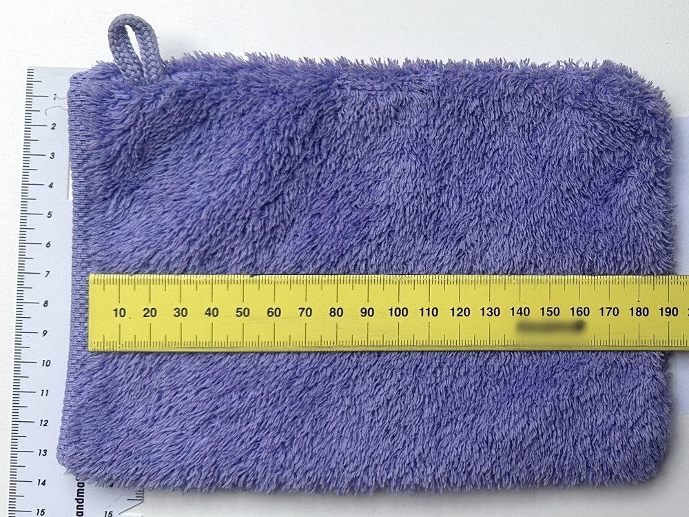 Blog-Inhaltsbild für 'Aus Alt mach Neu: Waschhandschuhe aus altem Bademantel nähen'
