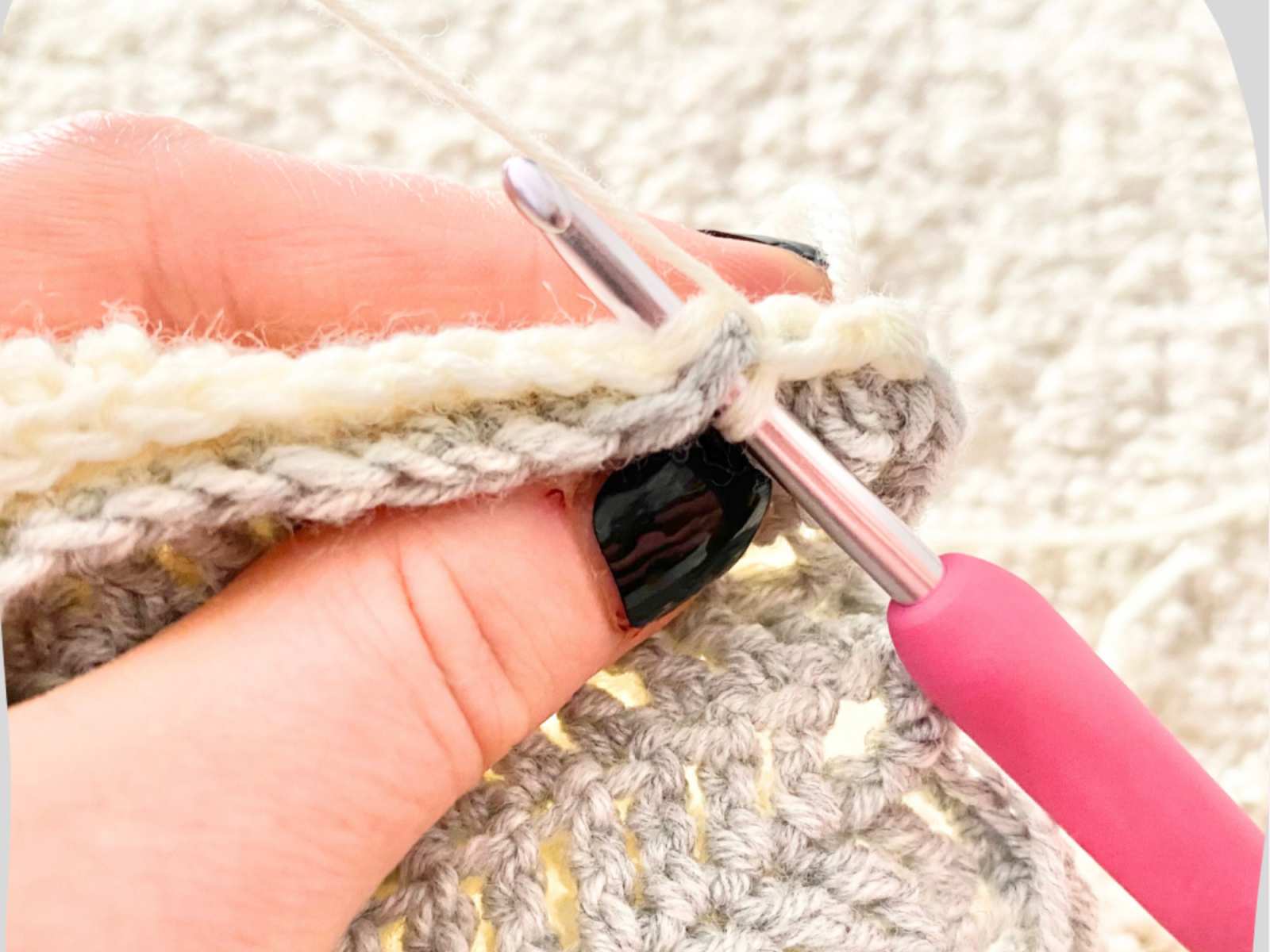 Blog-Inhaltsbild für 'Anfängerdecke, Häkeln lernen mit Wolldiamant'