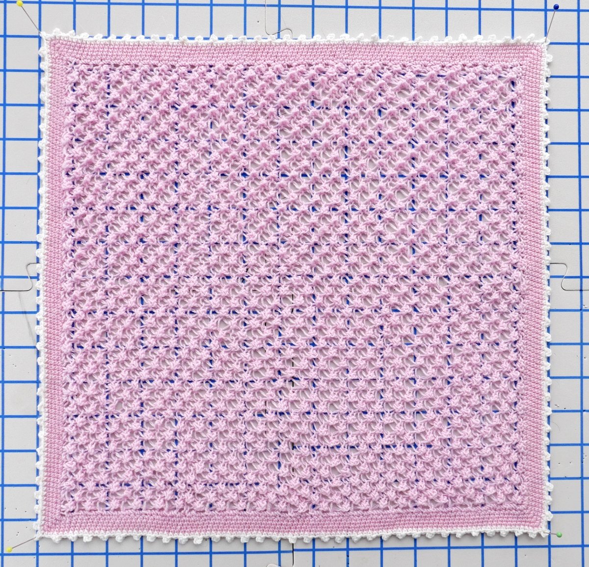 Blog-Inhaltsbild für 'Gratis Strickanleitung Decke im Röschenmuster'