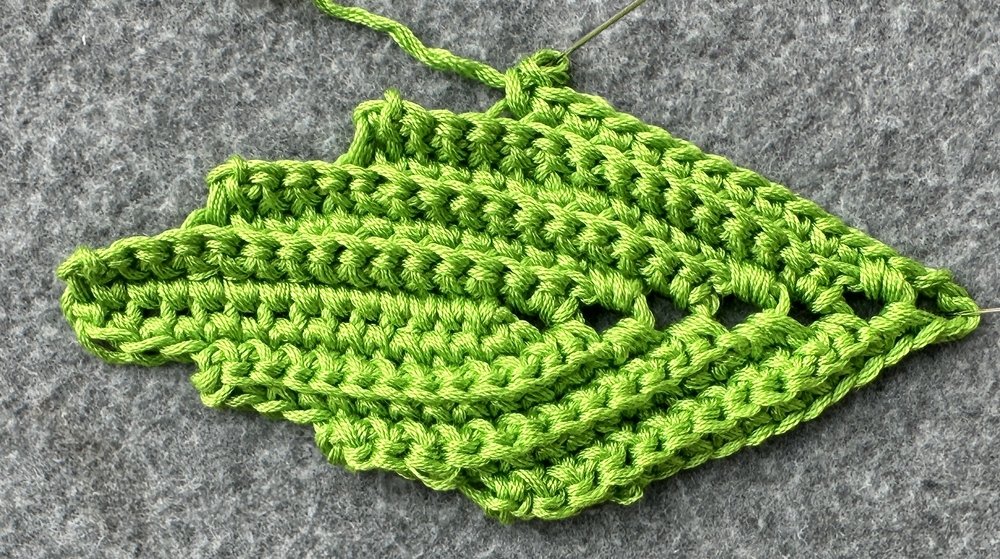 Blog-Inhaltsbild für 'Gehäkelte große Kürbisse als Dekoration'