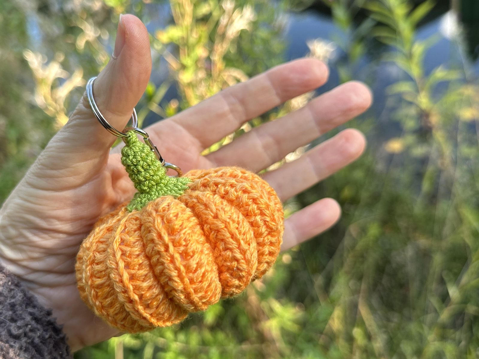 Blog-Inhaltsbild für 'Kleine Kürbisse als Schlüsselanhänger oder Taschenbaumler häkeln'