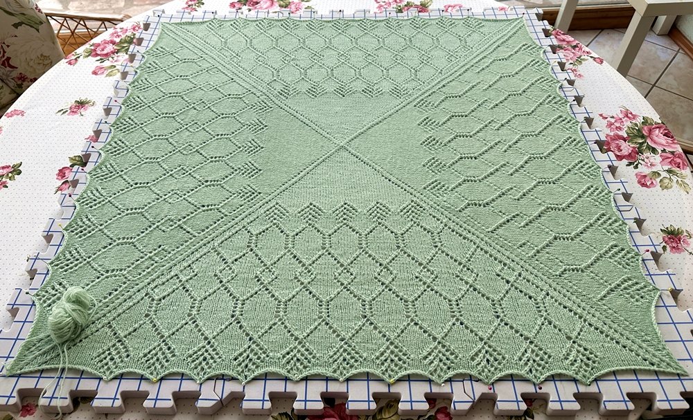 Blog-Inhaltsbild für 'Gestrickte Decken in Hülle und Fülle'