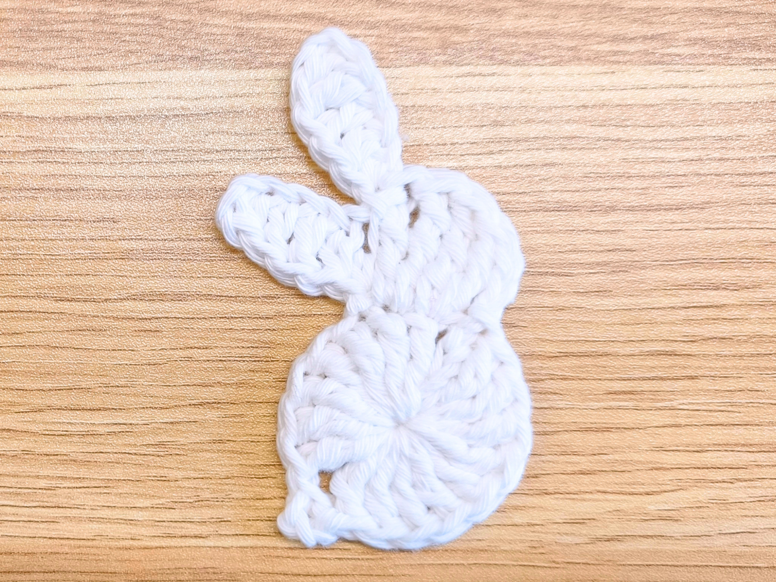 Blog-Inhaltsbild für 'Häkelschrift lesen lernen – einfache Erklärung mit 3 Beispielen'