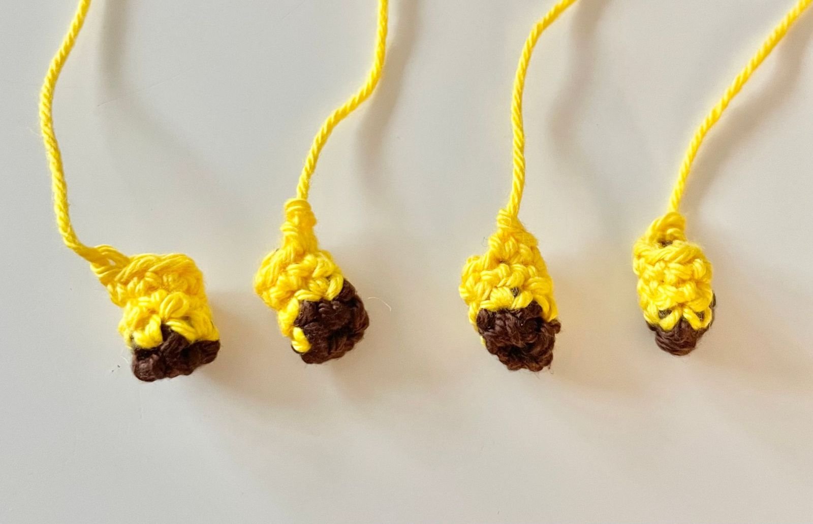 Blog-Inhaltsbild für 'Einfache Häkelanleitung: So gestaltest du deine eigenen Stifthüllen'