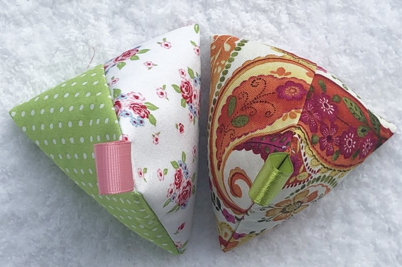 Blog-Inhaltsbild für 'Für Nähanfänger: Praktische Nähgewichte aus Stoffresten selber machen'