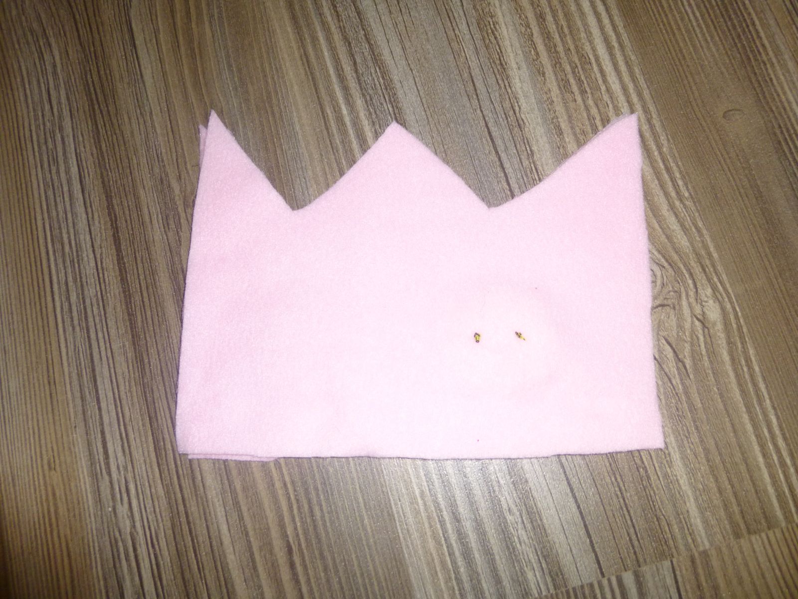 Blog-Inhaltsbild für 'Näh-Anleitung: Kronenmütze für kleine Prinzessinnen'