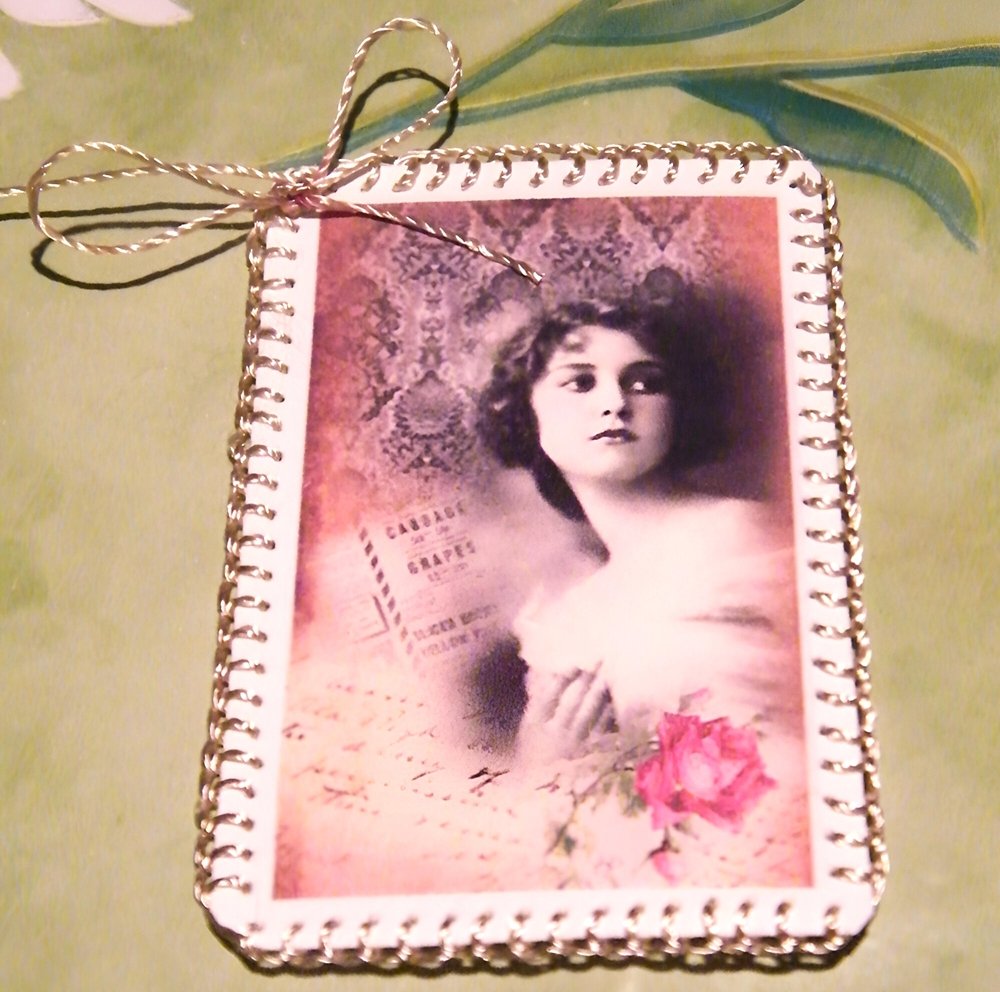 Blog-Inhaltsbild für 'DIY: Individuelle Geschenkanhänger mit Zierrand'