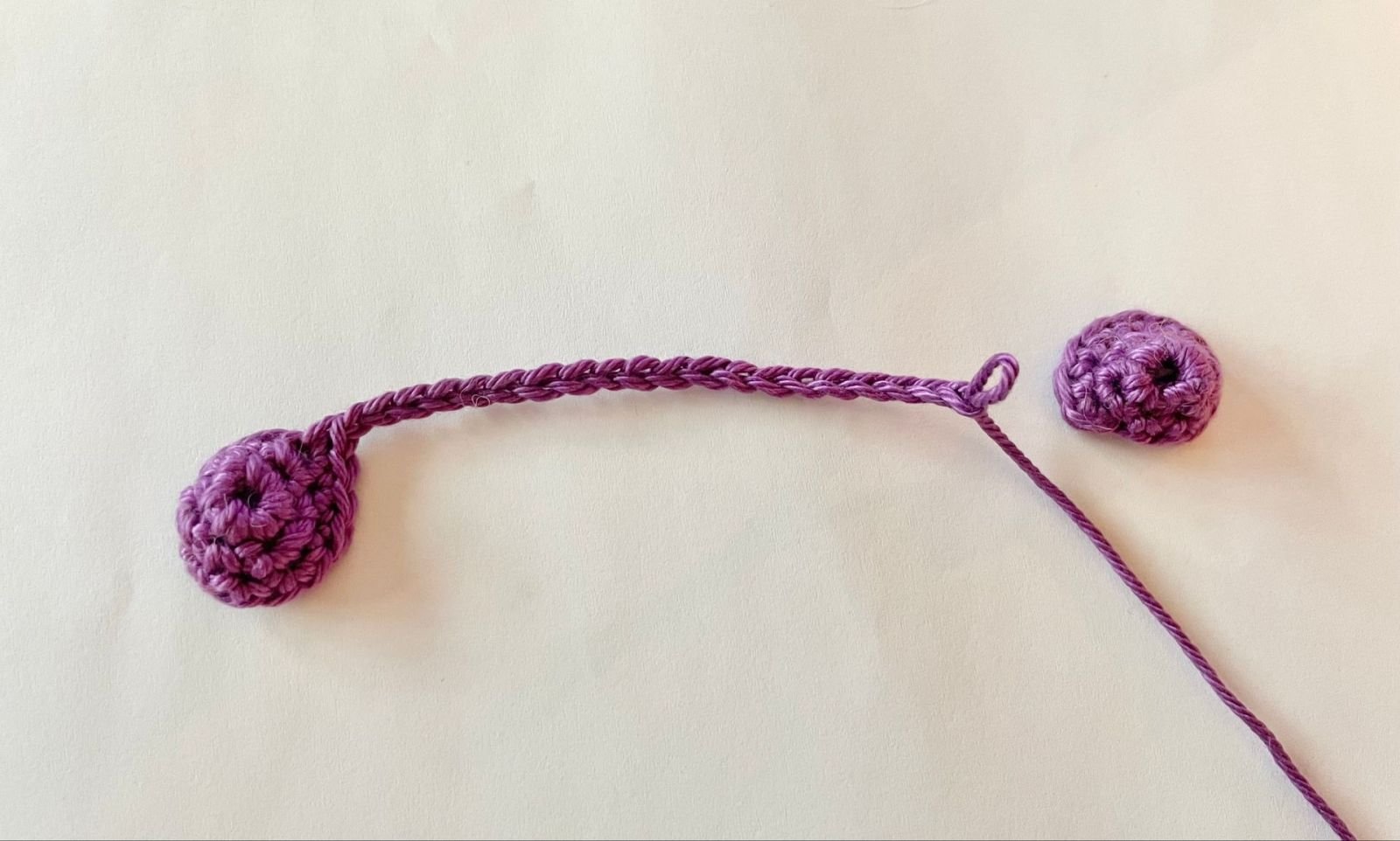 Blog-Inhaltsbild fĂŒr 'đđŠ HĂ€kelanleitung: Halloween-Eule mit KĂŒrbis â ein schaurig-schöner Deko-Hit! đŠđ'