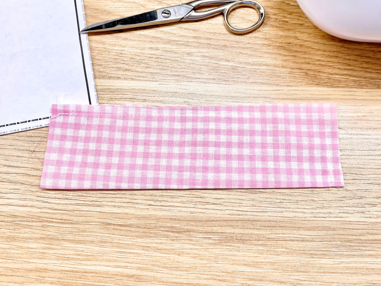 Blog-Inhaltsbild für 'Stoff-Lesezeichen aus Stoffresten nähen – ein kleines Nähprojekt'