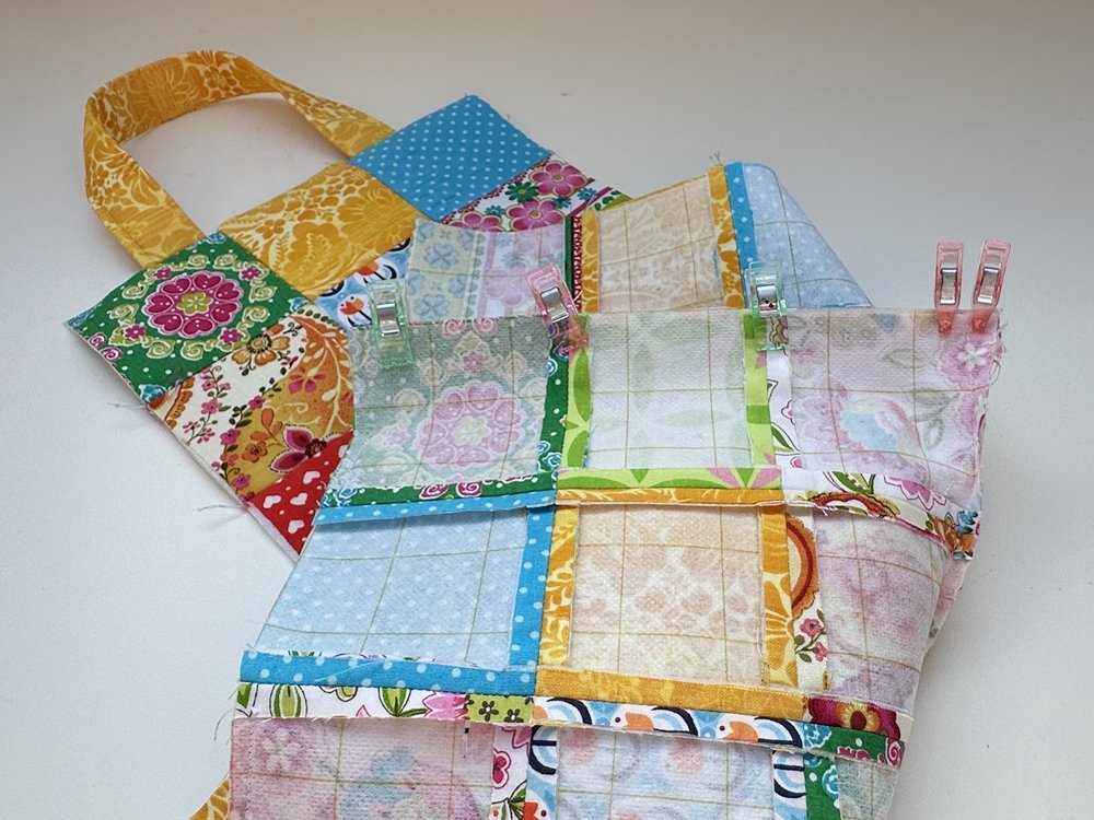 Blog-Inhaltsbild für 'Kindertasche im Patchwork-Style - Kostenlose Nähanleitung'