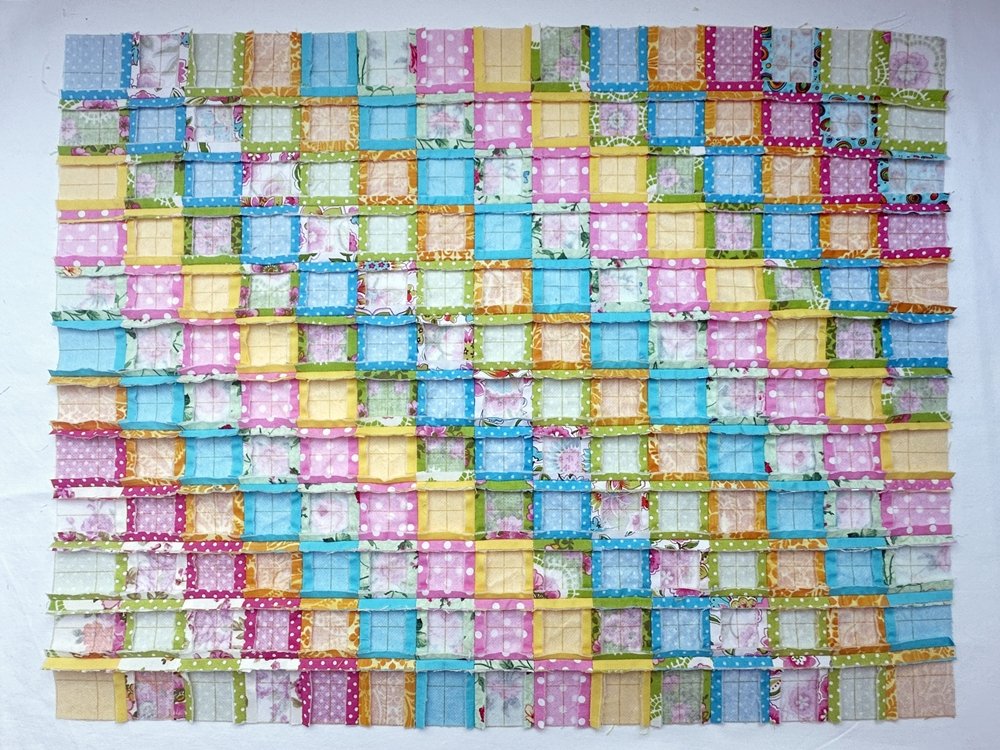 Blog-Inhaltsbild für 'Näh-Workshop Teil 2: Patchwork-Bettdecke für das Puppenbett'