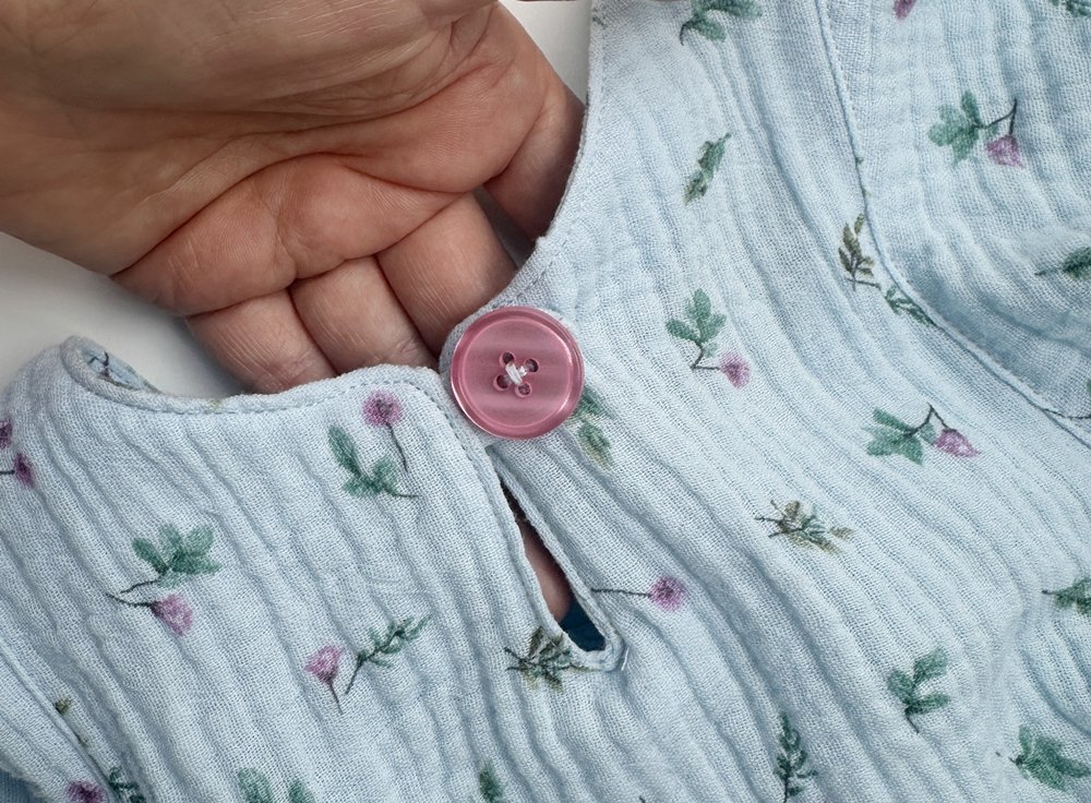 Blog-Inhaltsbild für 'Musselinkleid für Mädchen nach einem kostenlosen Schnittmuster - Top oder Flop?'