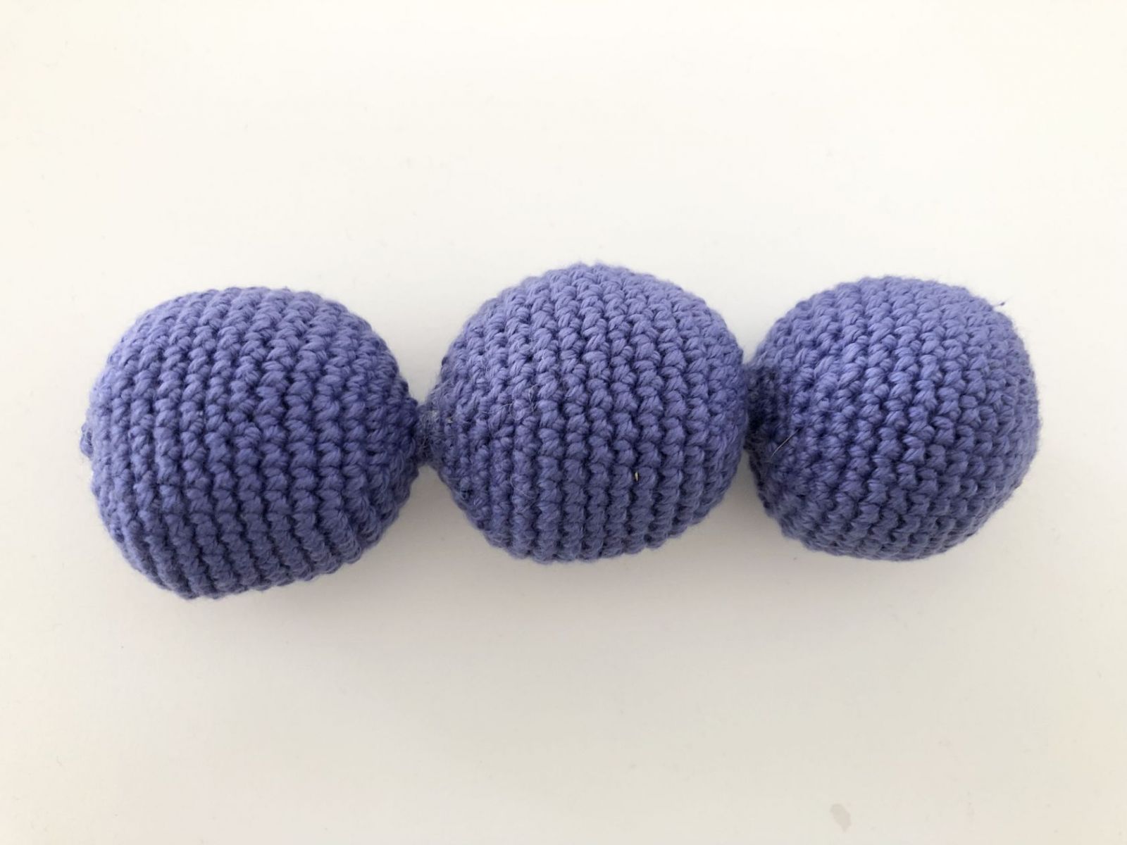 Blog-Inhaltsbild für 'Häkelanleitung Kranz Raupe'