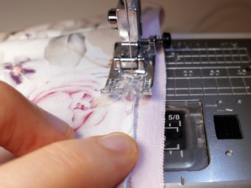 Blog-Inhaltsbild für 'Damenslips einfach selber nähen - Teil 2: Bündchen einfassen, Varianten, Tipps und Tricks'