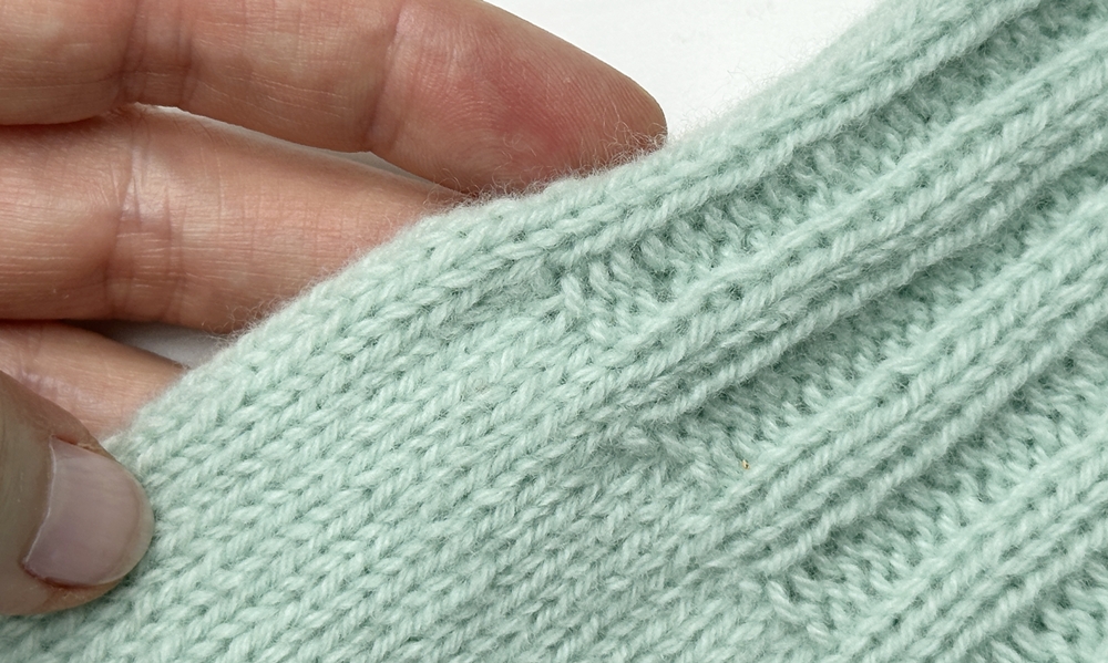 Blog-Inhaltsbild für 'Strickanleitung Babyhose in 3 Größen'