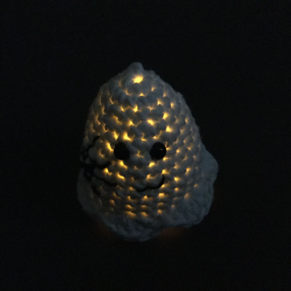 Blog-Inhaltsbild für 'Freundlicher Geist für Halloween - kostenlose Häkelanleitung'