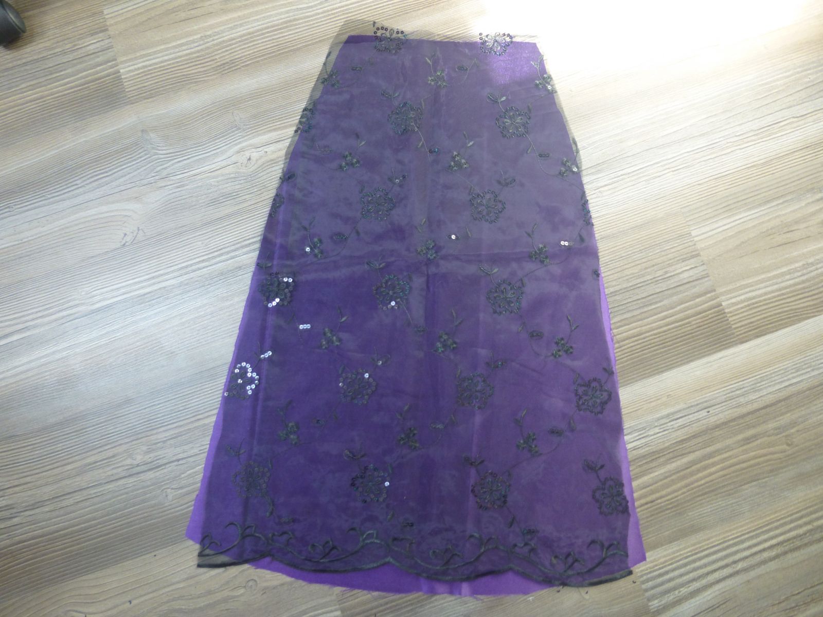 Blog-Inhaltsbild für 'Näh-Anleitung: Eleganter Damenrock'