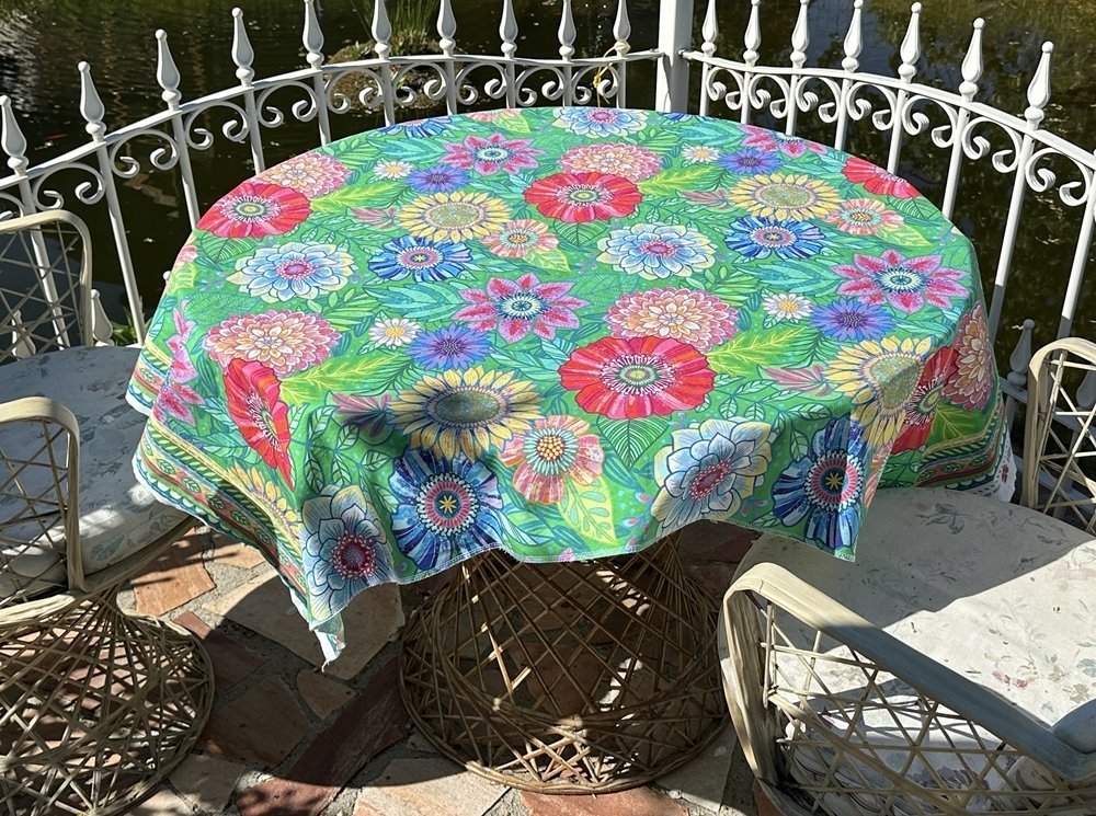 Blog-Inhaltsbild für 'Sommer-DIY: Perfekt sitzende Tischdecken mit Gummizug selbst nähen'