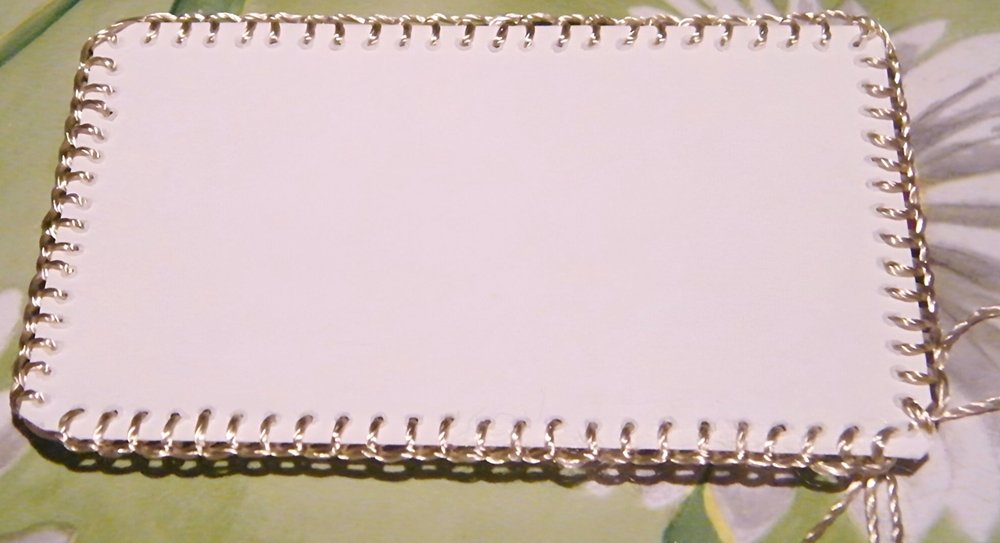 Blog-Inhaltsbild für 'DIY: Individuelle Geschenkanhänger mit Zierrand'