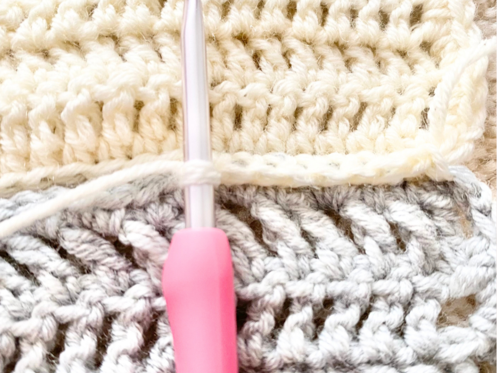 Blog-Inhaltsbild für 'Anfängerdecke, Häkeln lernen mit Wolldiamant'