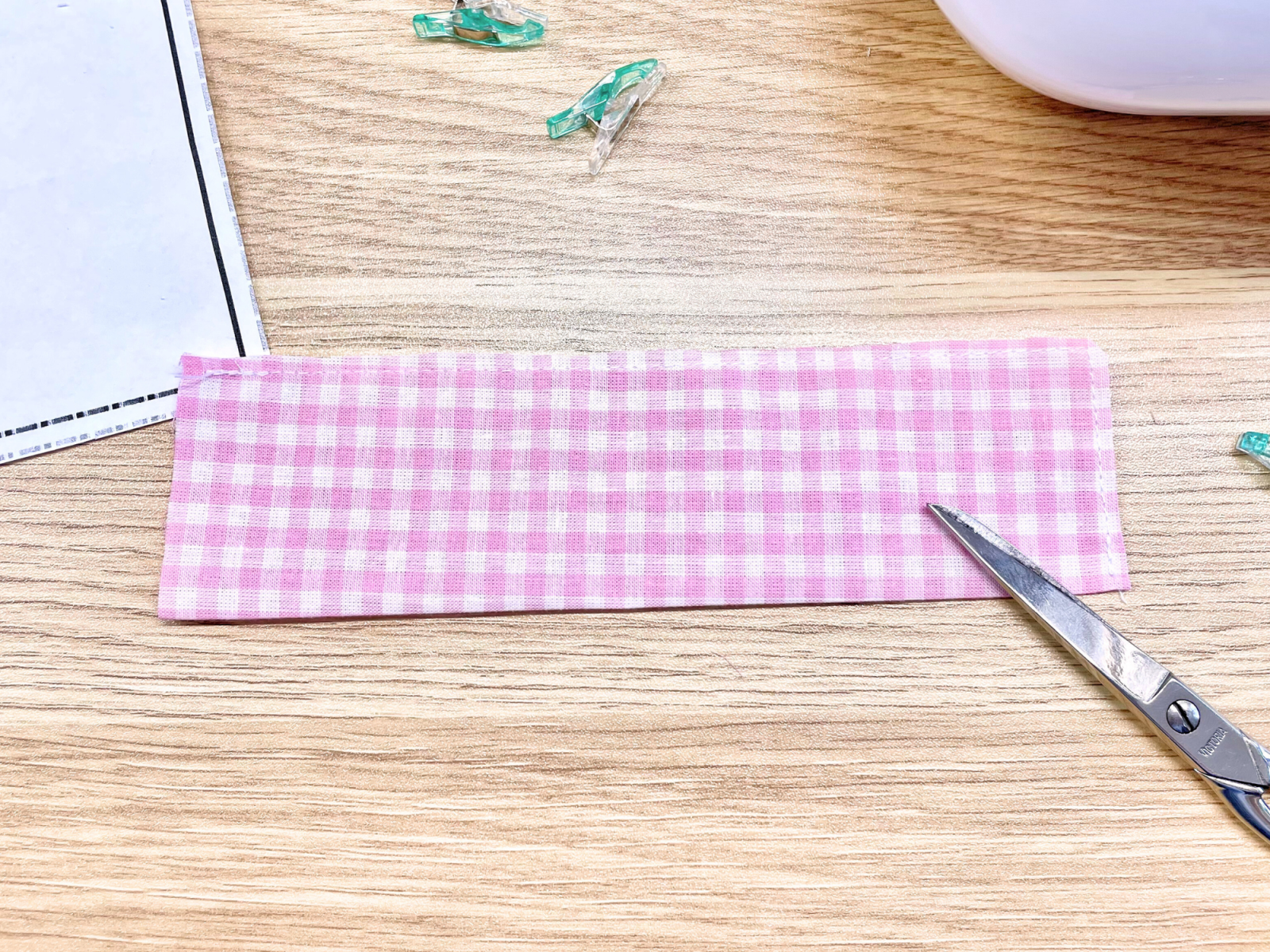 Blog-Inhaltsbild für 'Stoff-Lesezeichen aus Stoffresten nähen – ein kleines Nähprojekt'