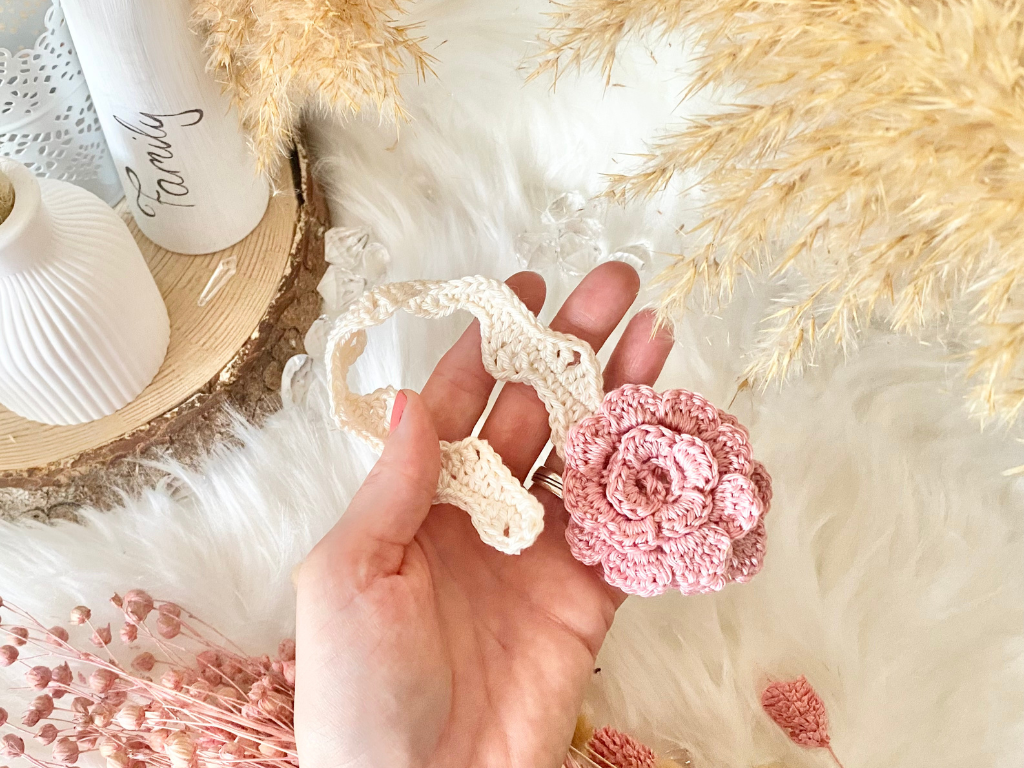 Blog-Inhaltsbild für 'Häkeln als Ruheinsel – Wie bewusste Maschen, liebevolle Routinen und gute Struktur dein Handarbeiten in etwas Kostbares verwandeln, Teil 2'