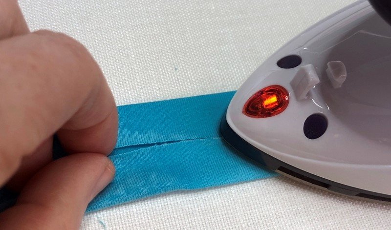 Blog-Inhaltsbild für 'Jersey-Blende für Halsausschnitt selber machen'