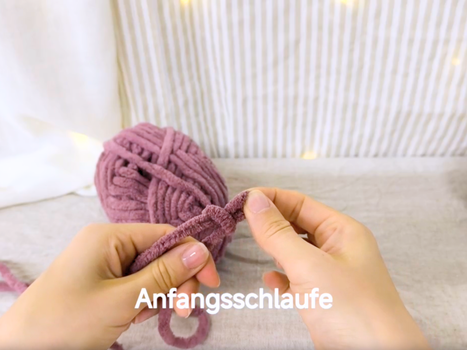 Blog-Inhaltsbild für 'Fingerhäkeln lernen - Häkeln ganz ohne Häkelnadel'