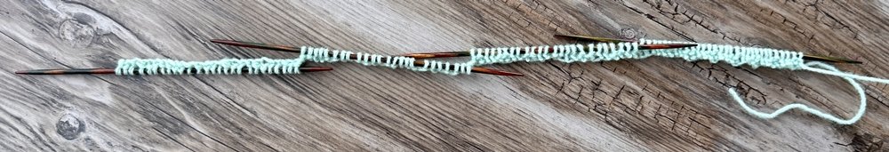 Blog-Inhaltsbild für 'Strickanleitung Babyhose in 3 Größen'