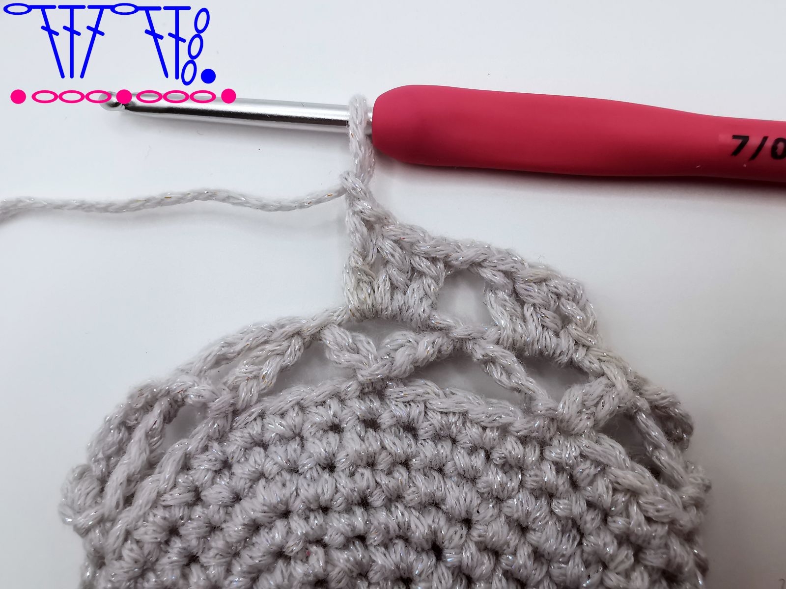 Blog-Inhaltsbild für 'Gehäkelte Windlichter – schnell gemacht, wunderschön & absolut anfängertauglich'