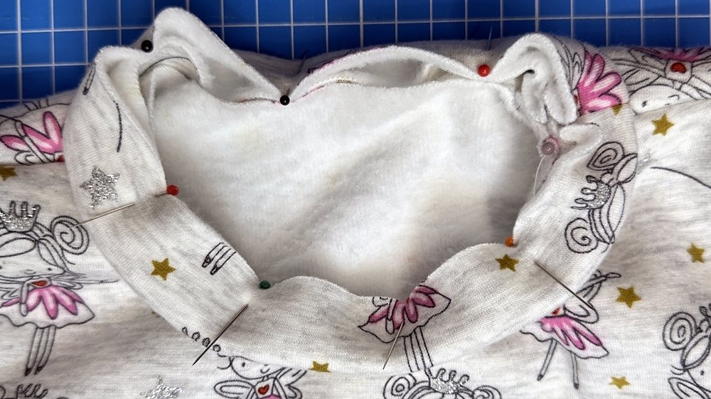 Blog-Inhaltsbild für 'Cooles Kinderkleid mit Taschen nähen'