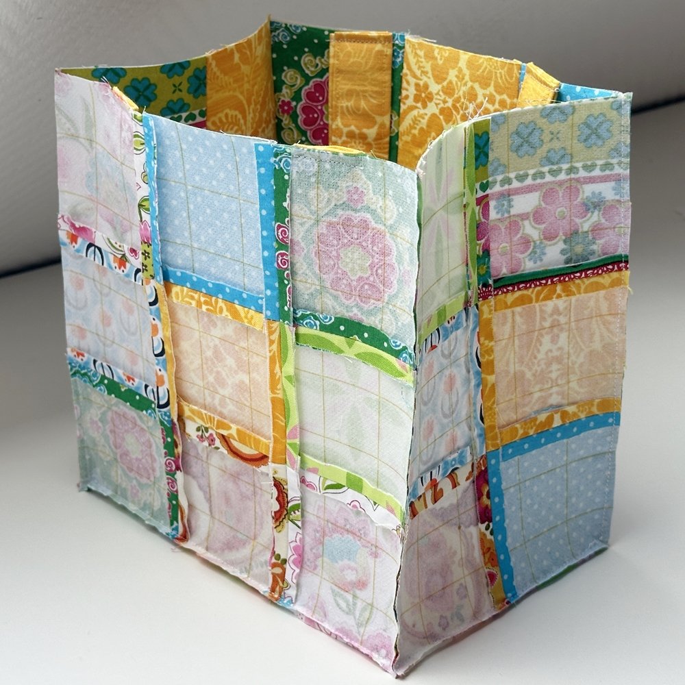 Blog-Inhaltsbild für 'Kindertasche im Patchwork-Style - Kostenlose Nähanleitung'