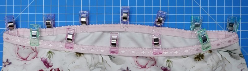 Blog-Inhaltsbild für 'Damenslips einfach selber nähen - Teil 2: Bündchen einfassen, Varianten, Tipps und Tricks'