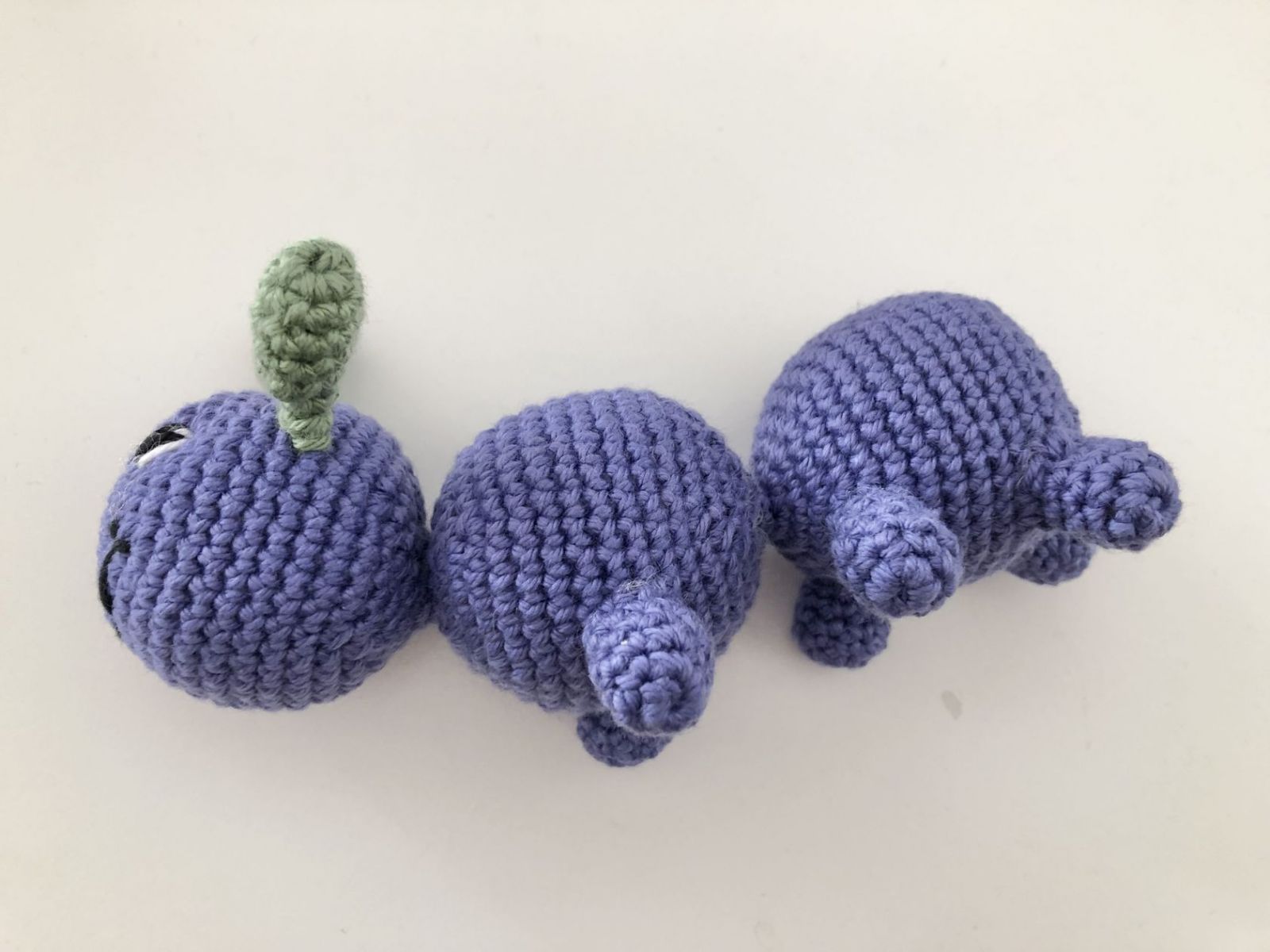 Blog-Inhaltsbild für 'Häkelanleitung Kranz Raupe'