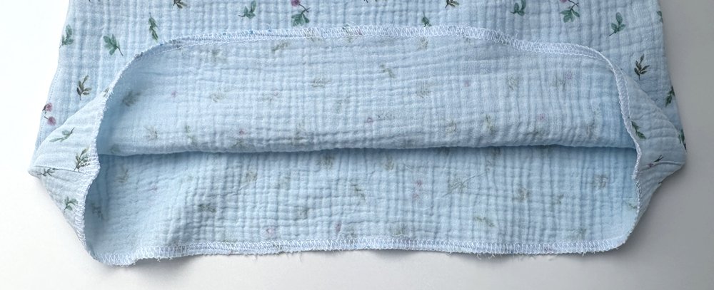 Blog-Inhaltsbild für 'Musselinkleid für Mädchen nach einem kostenlosen Schnittmuster - Top oder Flop?'