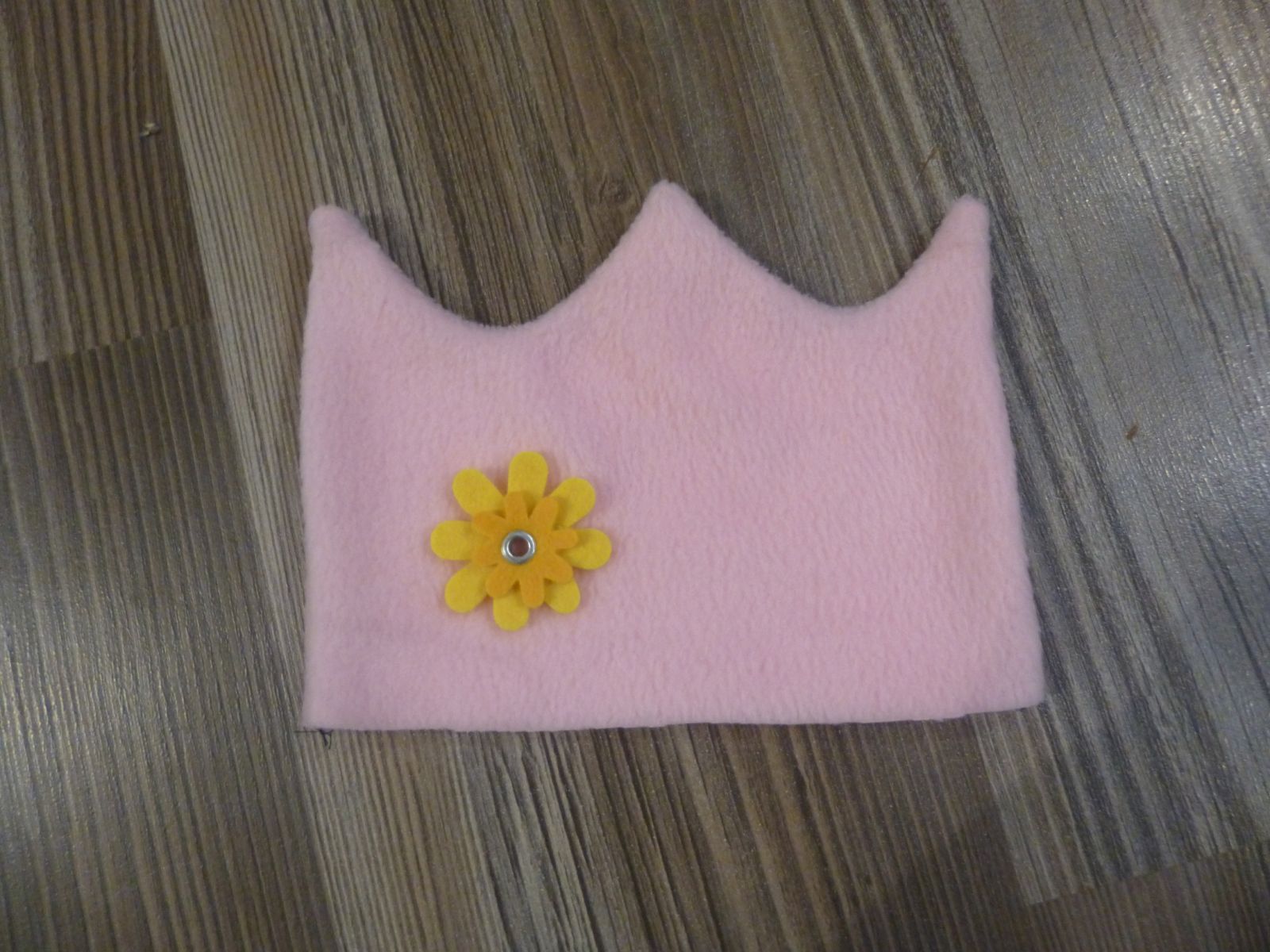 Blog-Inhaltsbild für 'Näh-Anleitung: Kronenmütze für kleine Prinzessinnen'