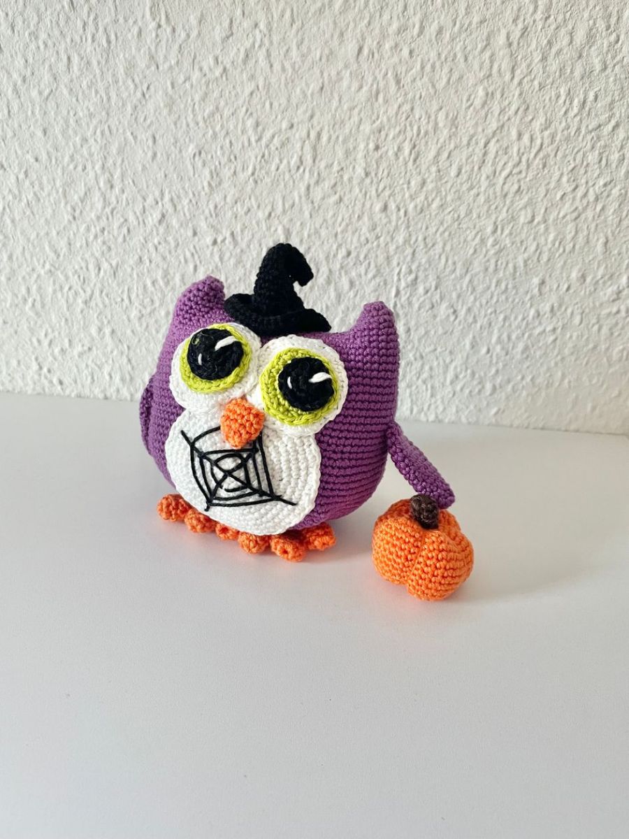 Blog-Inhaltsbild fĂŒr 'đđŠ HĂ€kelanleitung: Halloween-Eule mit KĂŒrbis â ein schaurig-schöner Deko-Hit! đŠđ'