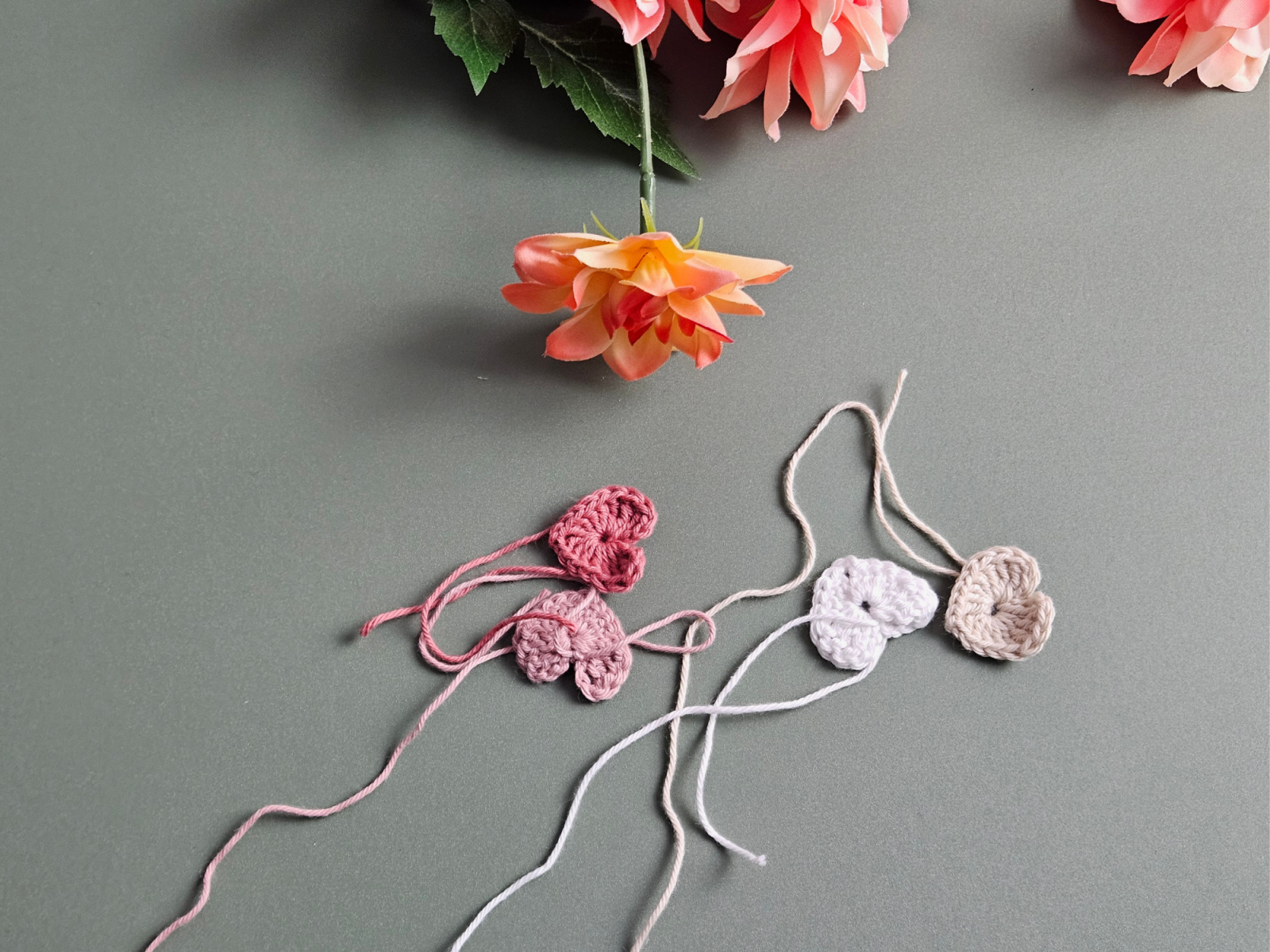 Blog-Inhaltsbild für 'Häkelprojekte für den Muttertag #2: Karte mit gehäkelter Applikation'