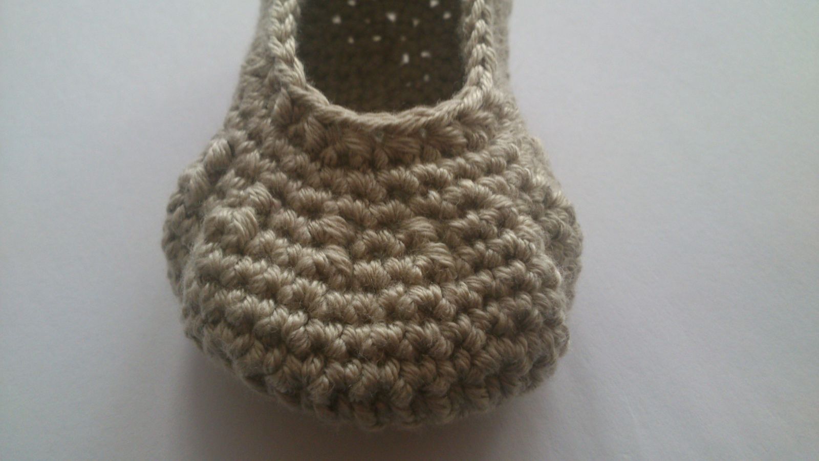 Blog-Inhaltsbild für 'Häkelanleitung Babyschuhe „Schlafende Katzen“'