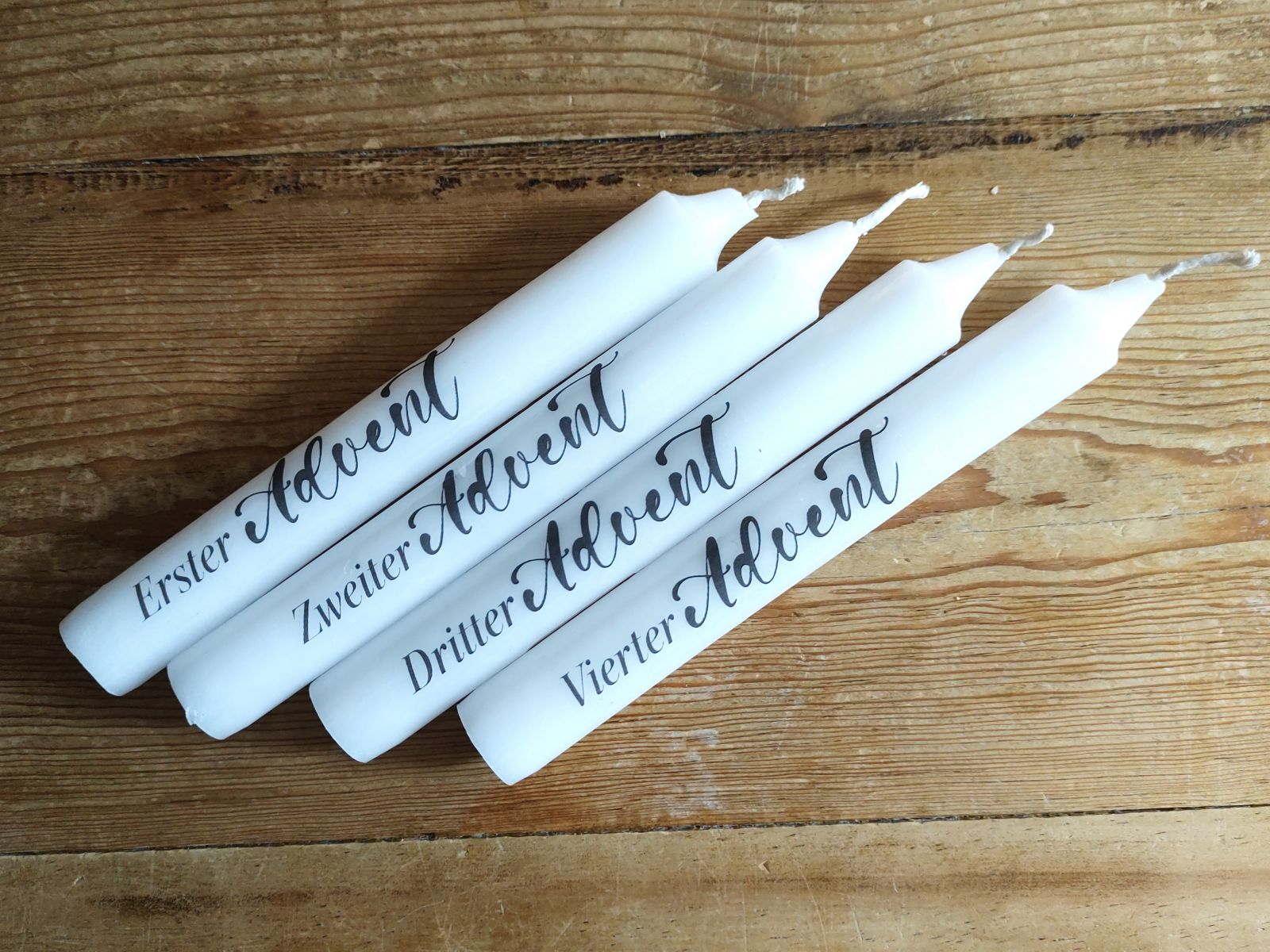 Blog-Inhaltsbild für 'Kerzentattoos aus Wasserschiebefolie Anleitung'