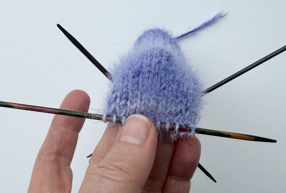 Blog-Inhaltsbild für 'Strickanleitung für Babysöckchen in 3 Größen'