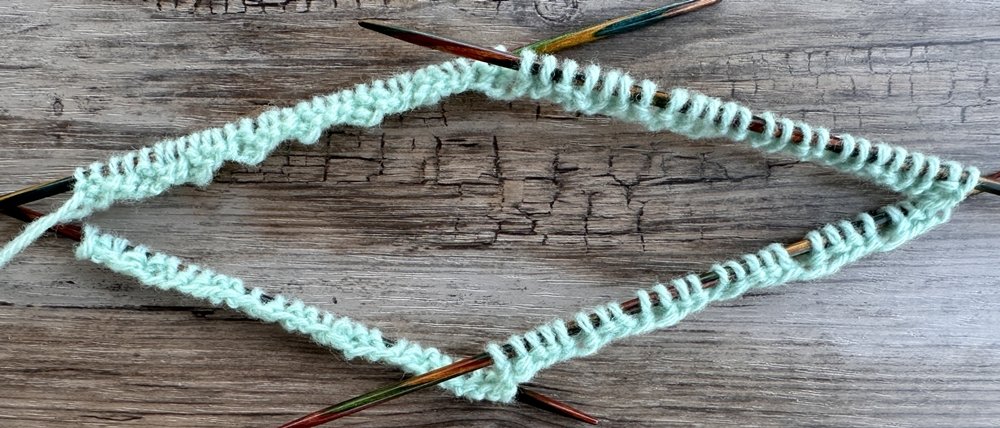 Blog-Inhaltsbild für 'Strickanleitung Babyhose in 3 Größen'
