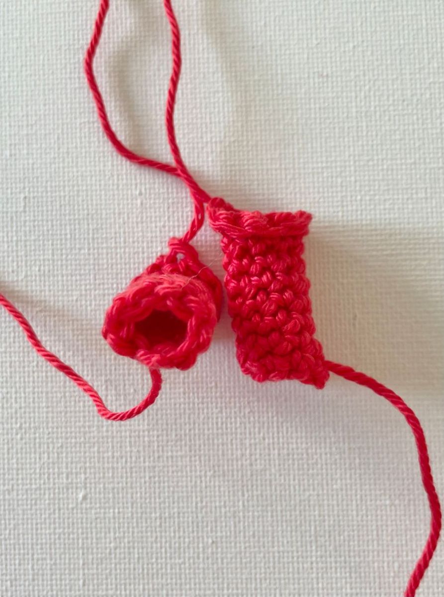 Blog-Inhaltsbild für 'Kostenlose Häkelanleitung Toilettenrollen-Überzieher Krabbe'