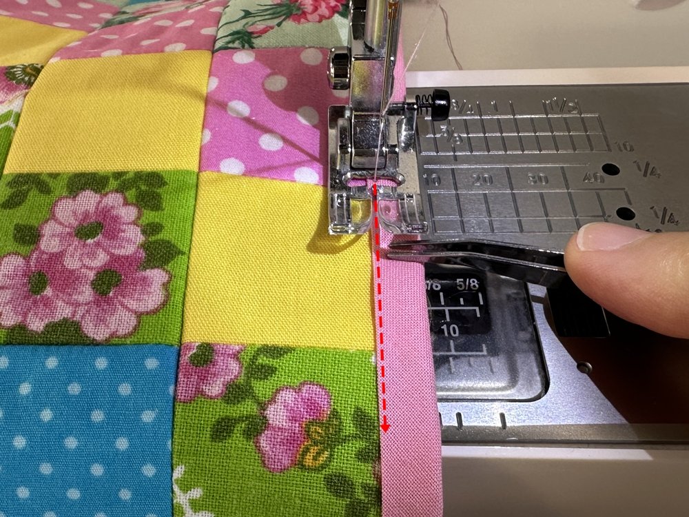 Blog-Inhaltsbild für 'Näh-Workshop Teil 2: Patchwork-Bettdecke für das Puppenbett'