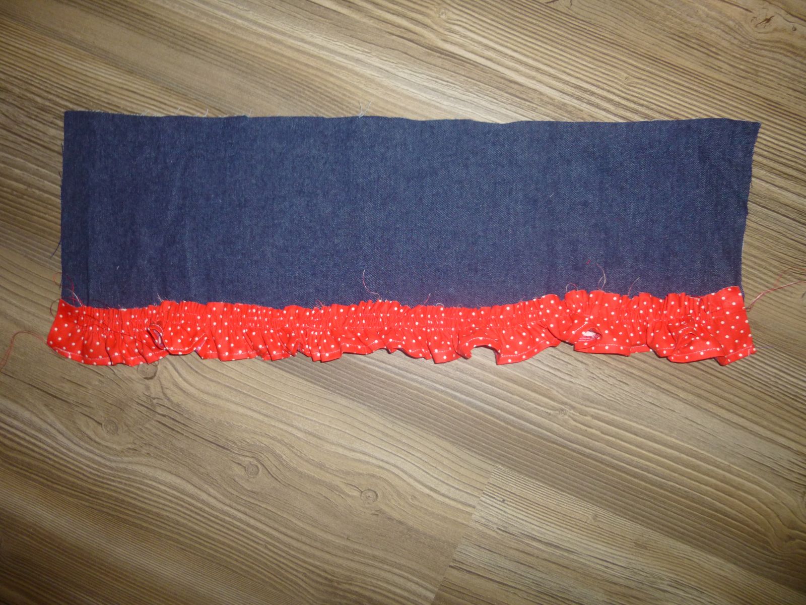 Blog-Inhaltsbild für 'Näh-Anleitung: LaneyART Rüschchen-Jeans-Rock'