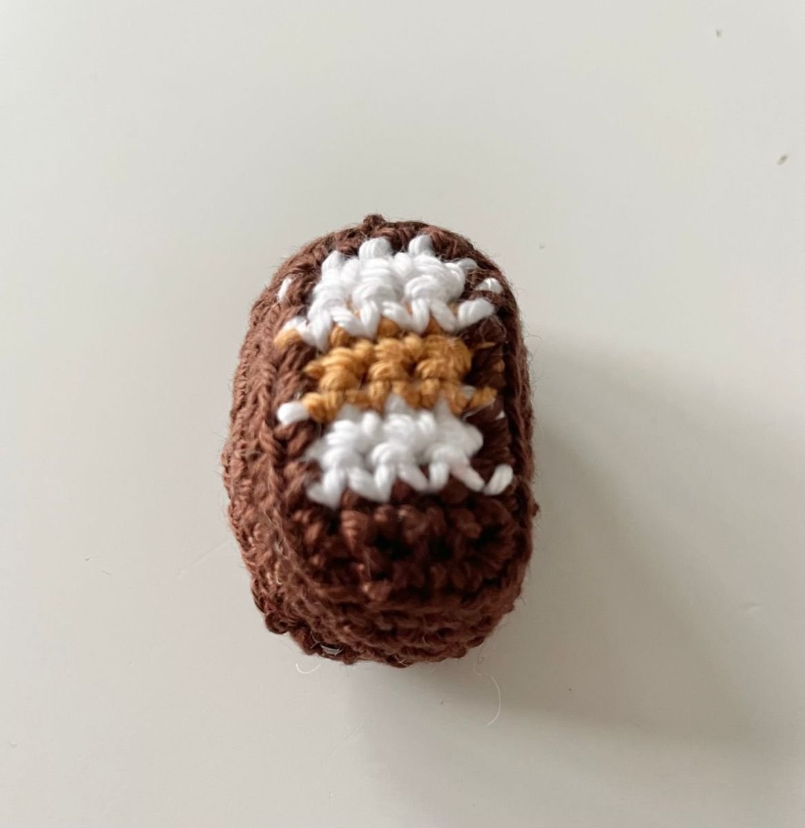 Blog-Inhaltsbild für 'kostenlose Anleitung, Gehäkelte Pralinen – Süße Liebesbotschaft zum Valentinstag'